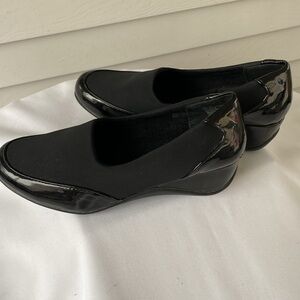 East 5th Shoes. Wedge Pumps. Size 9